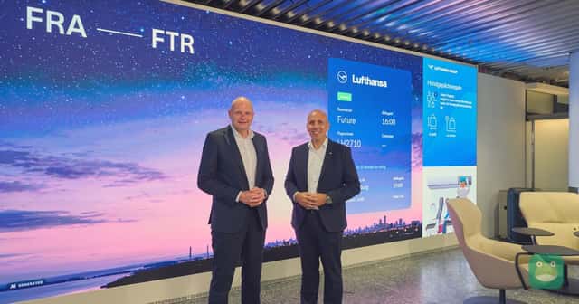 Lufthansa's Frankfurt "Gate of the Future" drops the boarding desk for roaming agents and sofas
