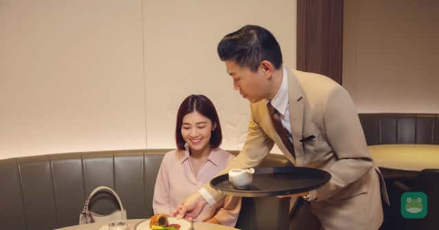 Singapore Airlines First Class flyers now get a concierge, a buggy to the gate and table service