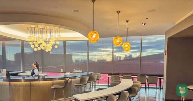 Boston lounge coffee: use the ratings, then check the terminal and entry rules